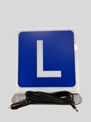 Emblemat „L” na dach samochodu z podstawą magnetyczną — podświetlany plafon