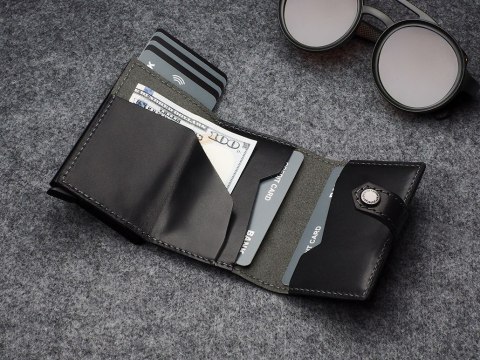 Portfel HIKER w zestawie z brelokiem Portfel HIKER w zestawie z brelokiem